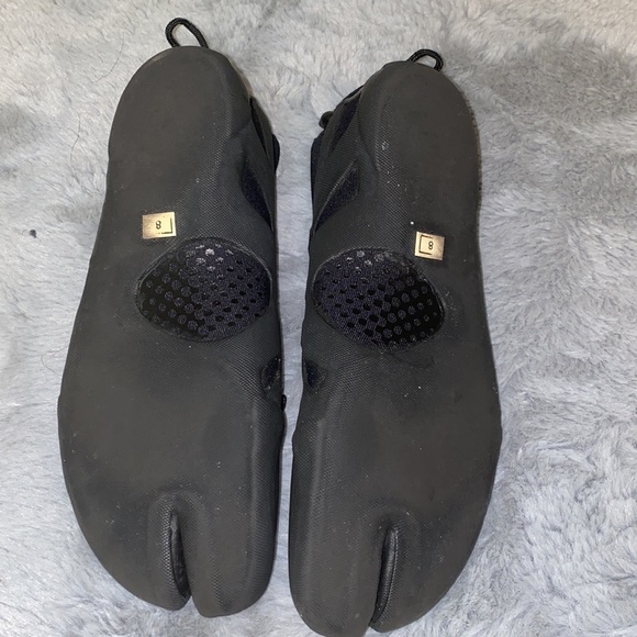 Body Glove Water Shoes - Picture 4 of 6